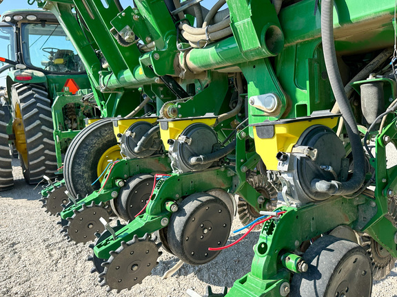 2015 John Deere 1795 Planter