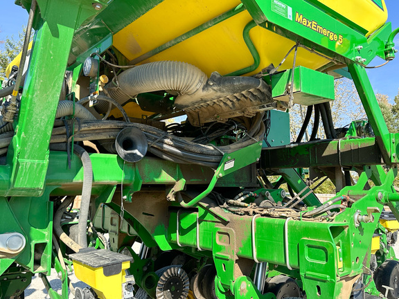 2015 John Deere 1795 Planter