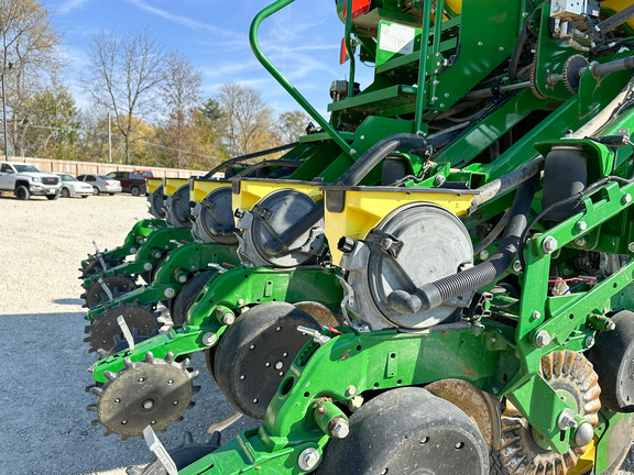 2015 John Deere 1795 Planter