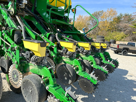 2015 John Deere 1795 Planter