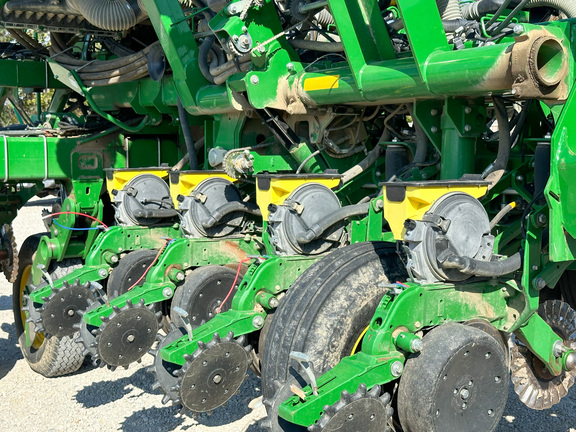 2015 John Deere 1795 Planter