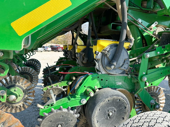 2015 John Deere 1795 Planter