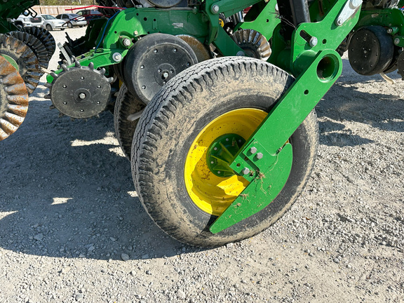 2015 John Deere 1795 Planter