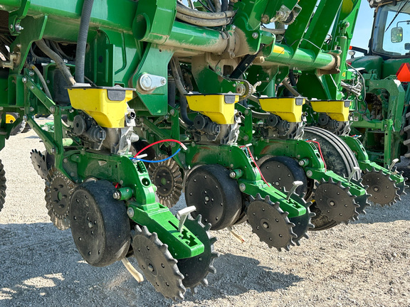 2015 John Deere 1795 Planter