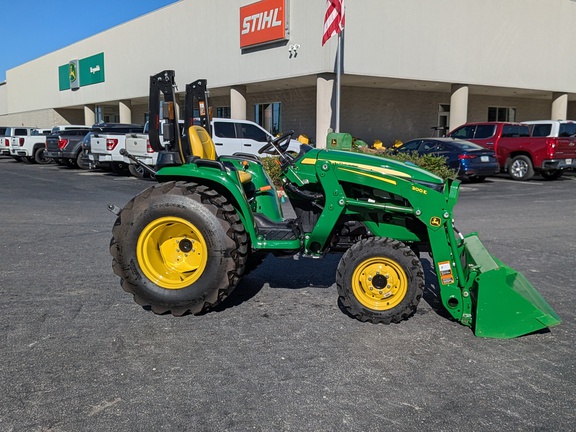 2022 John Deere 3032E Tractor Compact