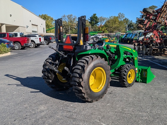 2022 John Deere 3032E Tractor Compact