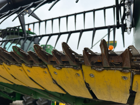 2016 John Deere 635FD Header Combine