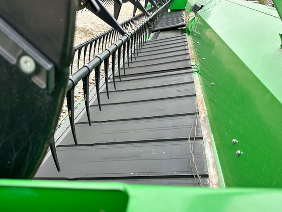 2016 John Deere 635FD Header Combine