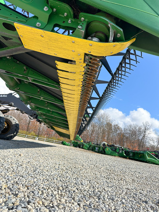 2018 John Deere 645FD Header Combine