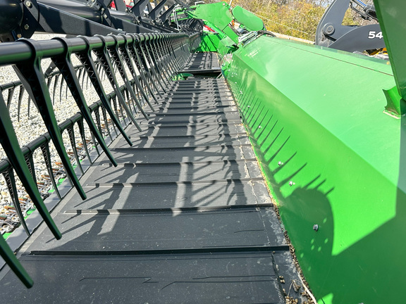 2018 John Deere 645FD Header Combine