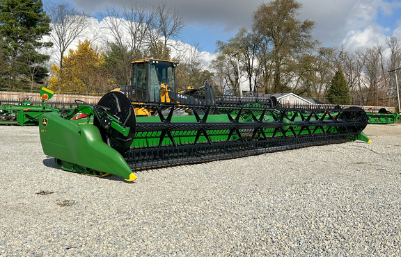 2018 John Deere 645FD Header Combine