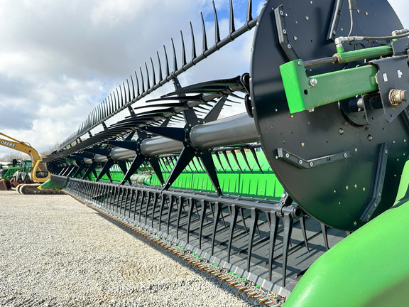 2018 John Deere 645FD Header Combine