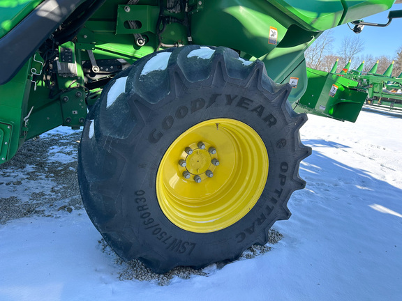 2022 John Deere X9 1000 Combine