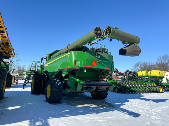 2022 John Deere X9 1000 Combine