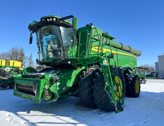 2022 John Deere X9 1000 Combine