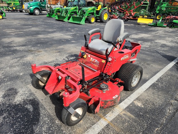 2013 Country Clipper Jazee Pro Mower/Zero Turn