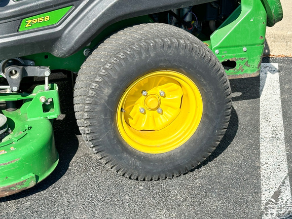 2015 John Deere Z915B Mower/Zero Turn