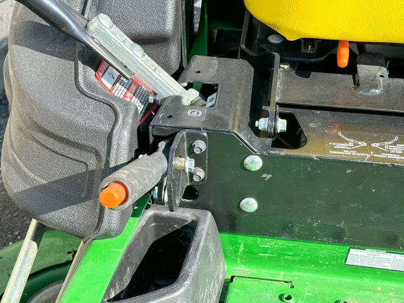 2015 John Deere Z915B Mower/Zero Turn