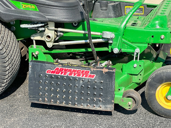 2015 John Deere Z915B Mower/Zero Turn