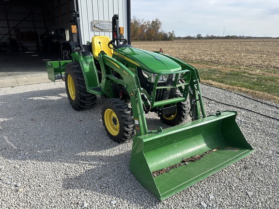 2022 John Deere 3032E Tractor Compact