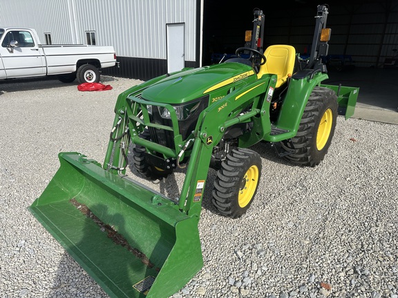 2022 John Deere 3032E Tractor Compact