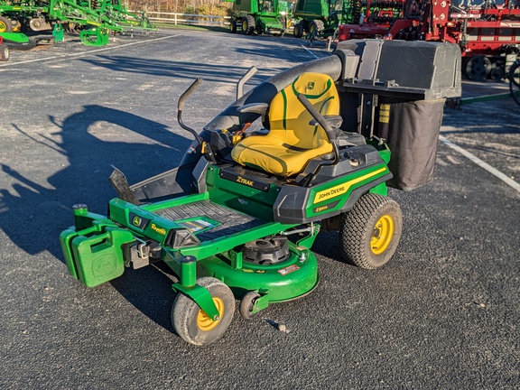 2023 John Deere Z320R Mower/Zero Turn