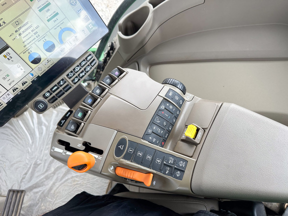 2024 John Deere 8R 370 Tractor