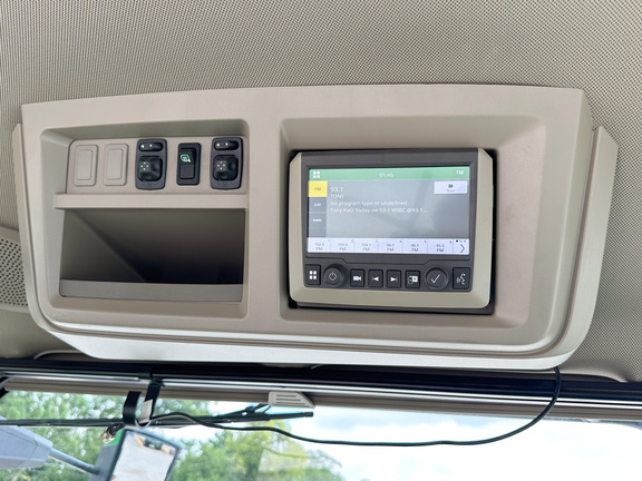 2023 John Deere 8R 370 Tractor