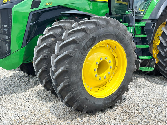 2023 John Deere 8R 370 Tractor