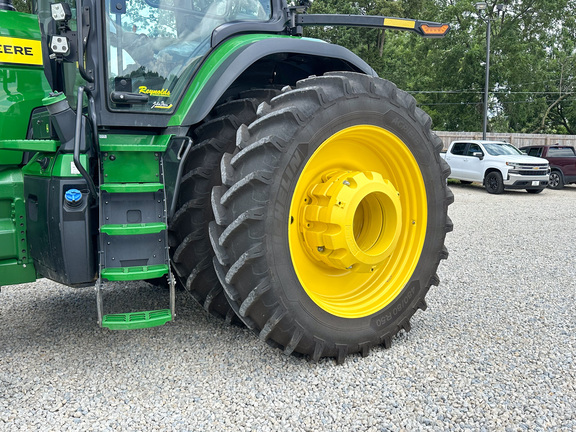 2023 John Deere 8R 370 Tractor