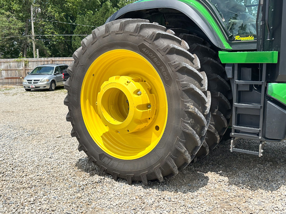 2023 John Deere 8R 370 Tractor