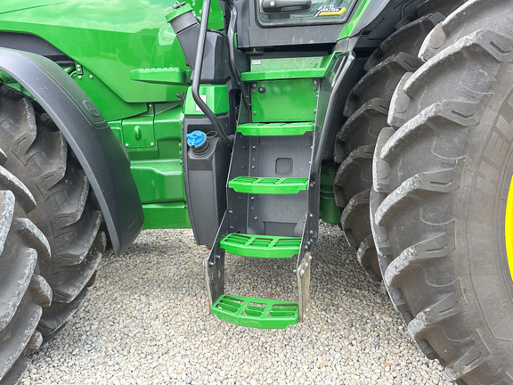 2023 John Deere 8R 370 Tractor