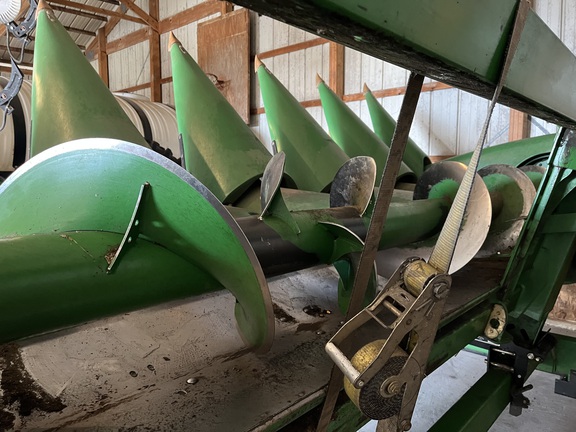 2010 John Deere 608C Header Corn Head