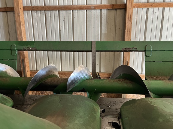 2010 John Deere 608C Header Corn Head