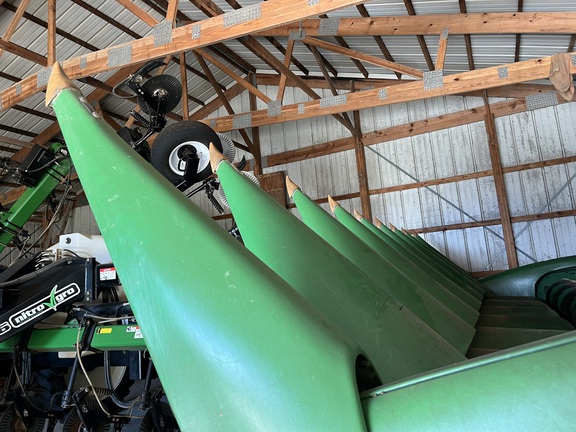 2010 John Deere 608C Header Corn Head