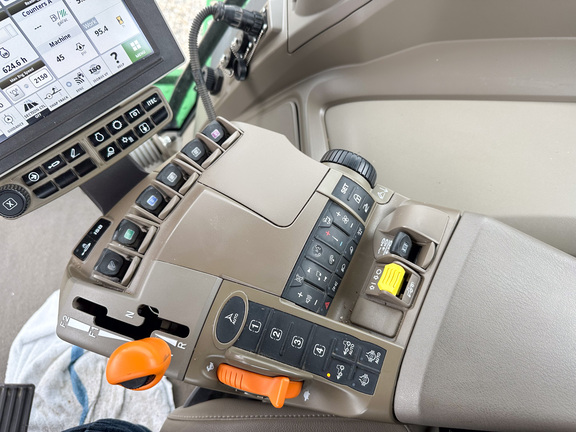 2023 John Deere 8RX 410 Tractor Rubber Track