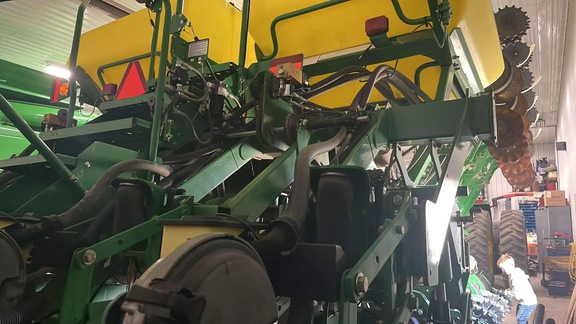 2010 John Deere 1790 Planter