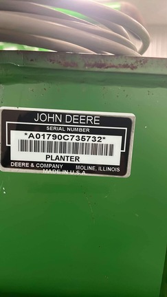 2010 John Deere 1790 Planter