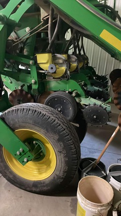 2010 John Deere 1790 Planter