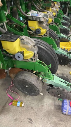 2010 John Deere 1790 Planter