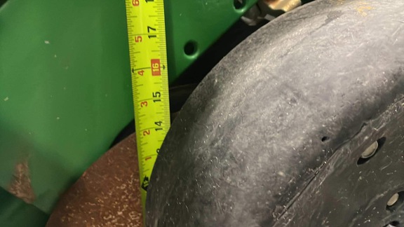 2010 John Deere 1790 Planter