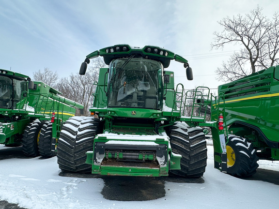 2022 John Deere S780 Combine