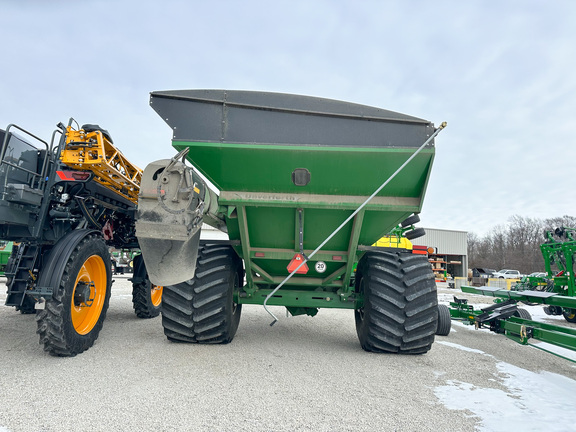 2023 Unverferth 1160 Grain Cart