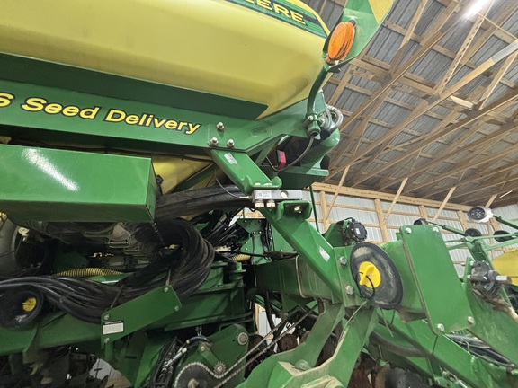 2014 John Deere 1790 Planter