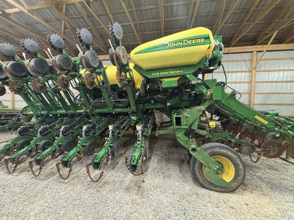 2014 John Deere 1790 Planter