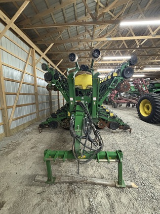 2014 John Deere 1790 Planter