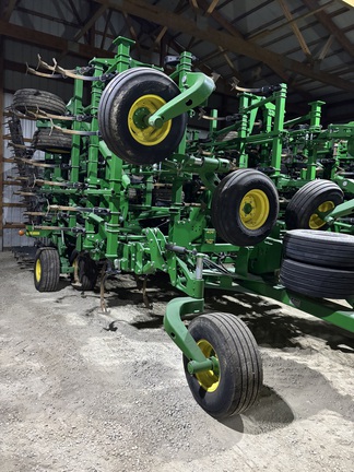 2020 John Deere 2230 Field Cultivator