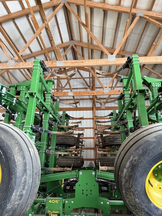 2020 John Deere 2230 Field Cultivator