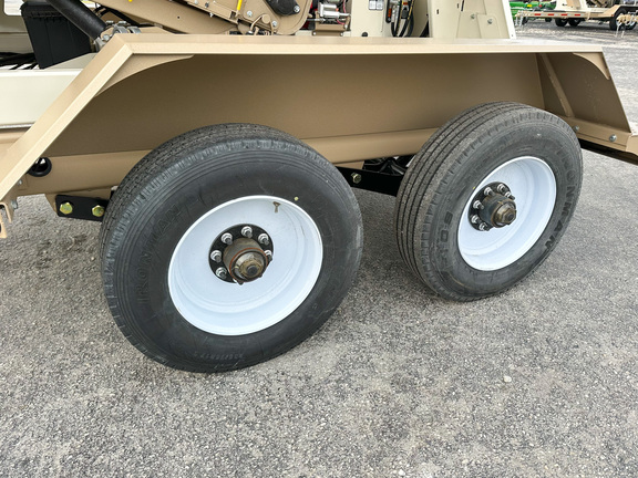 2023 Unverferth 3955XL Tender