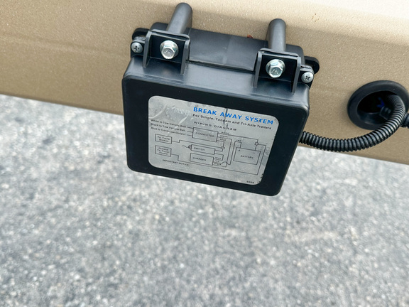 2023 Unverferth 3955XL Tender